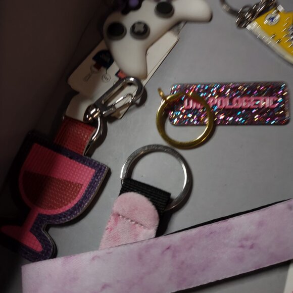 Lot Of 10 Keychains - Picture 5 of 7